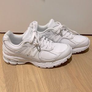 New Balance 2002 White Sneakers (Wms 7/ Men’s 5.5)